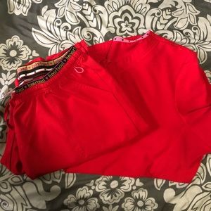 Heart & Soul Scrub set xl, pants are petite.